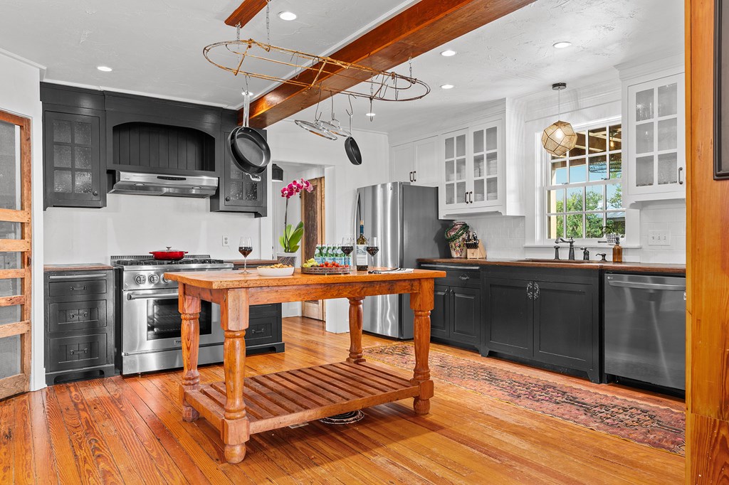 271 Smokehouse Road Fredericksburg, TX 78624 - Photo 15 of 100