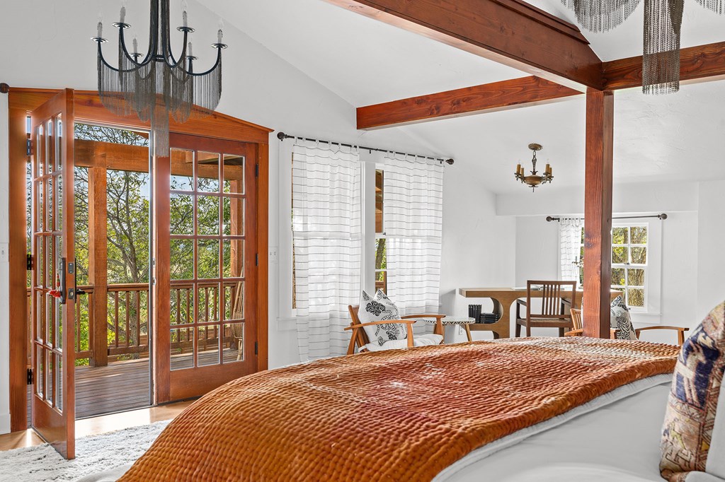 271 Smokehouse Road Fredericksburg, TX 78624 - Photo 33 of 100