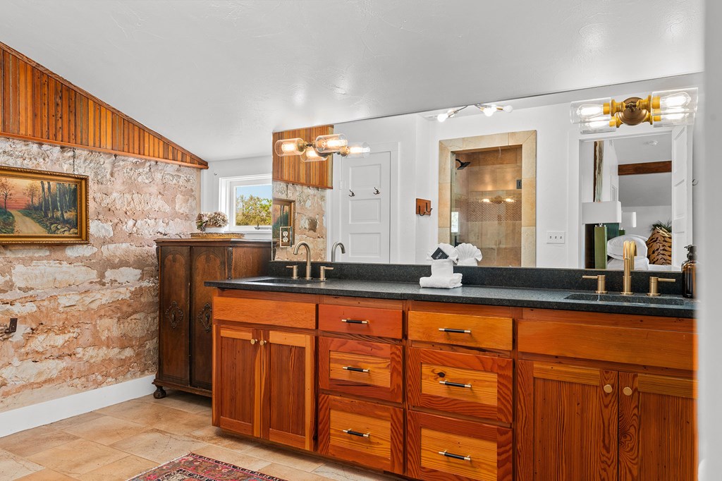 271 Smokehouse Road Fredericksburg, TX 78624 - Photo 38 of 100