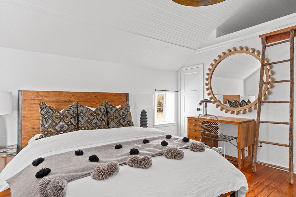 271 Smokehouse Road Fredericksburg, TX 78624 - Photo 45 of 100