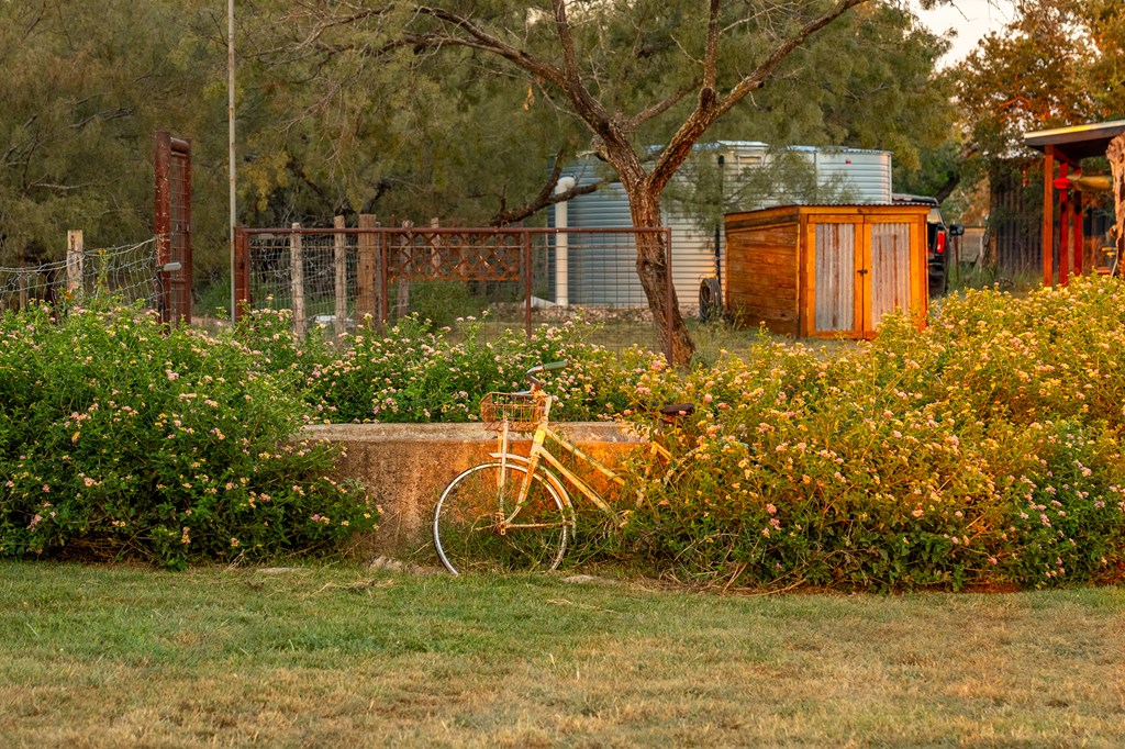 271 Smokehouse Road Fredericksburg, TX 78624 - Photo 62 of 100