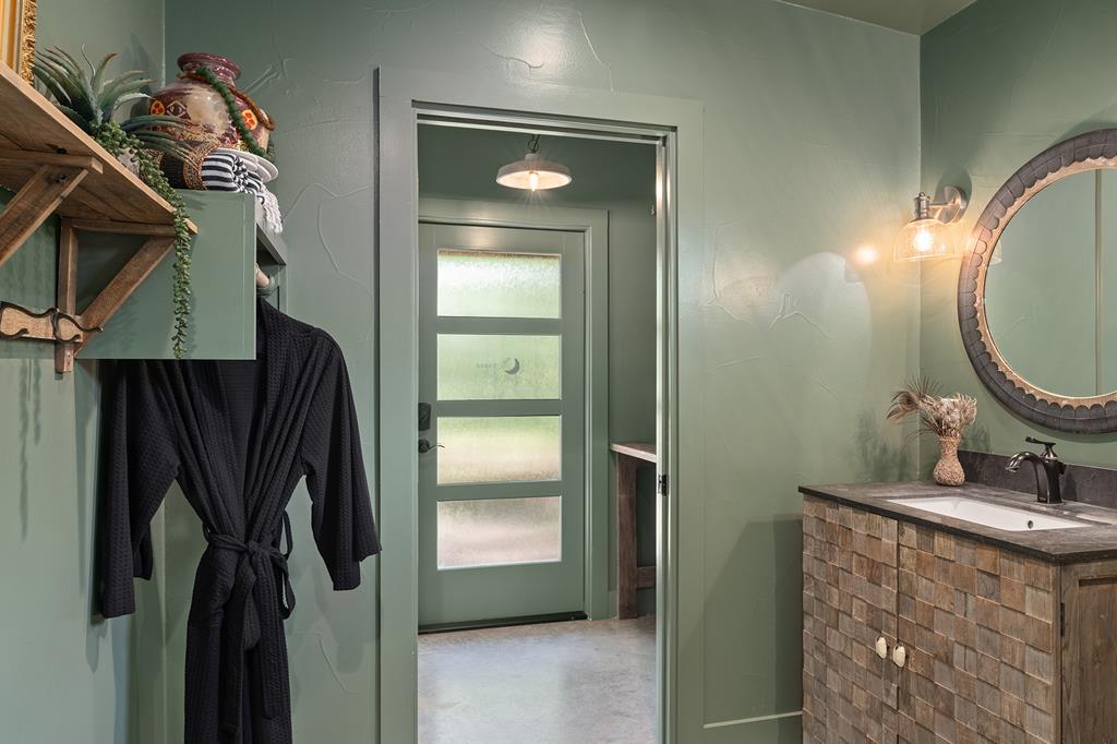 271 Smokehouse Road Fredericksburg, TX 78624 - Photo 74 of 100