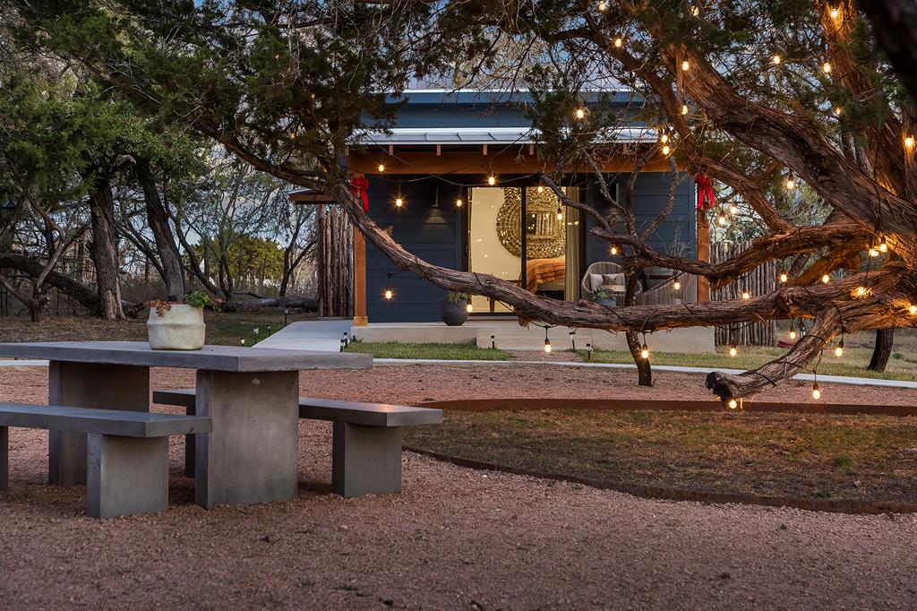 271 Smokehouse Road Fredericksburg, TX 78624 - Photo 75 of 100