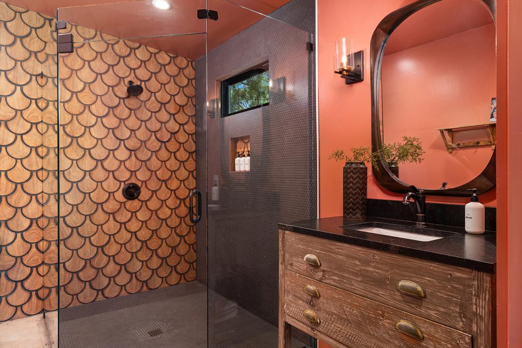 271 Smokehouse Road Fredericksburg, TX 78624 - Photo 86 of 100