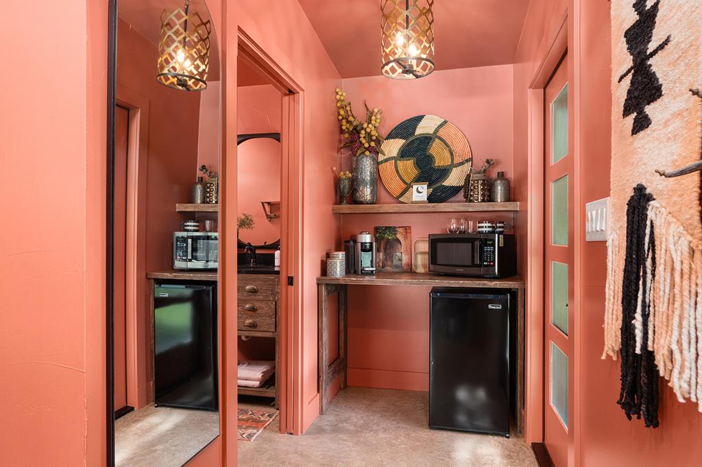 271 Smokehouse Road Fredericksburg, TX 78624 - Photo 87 of 100