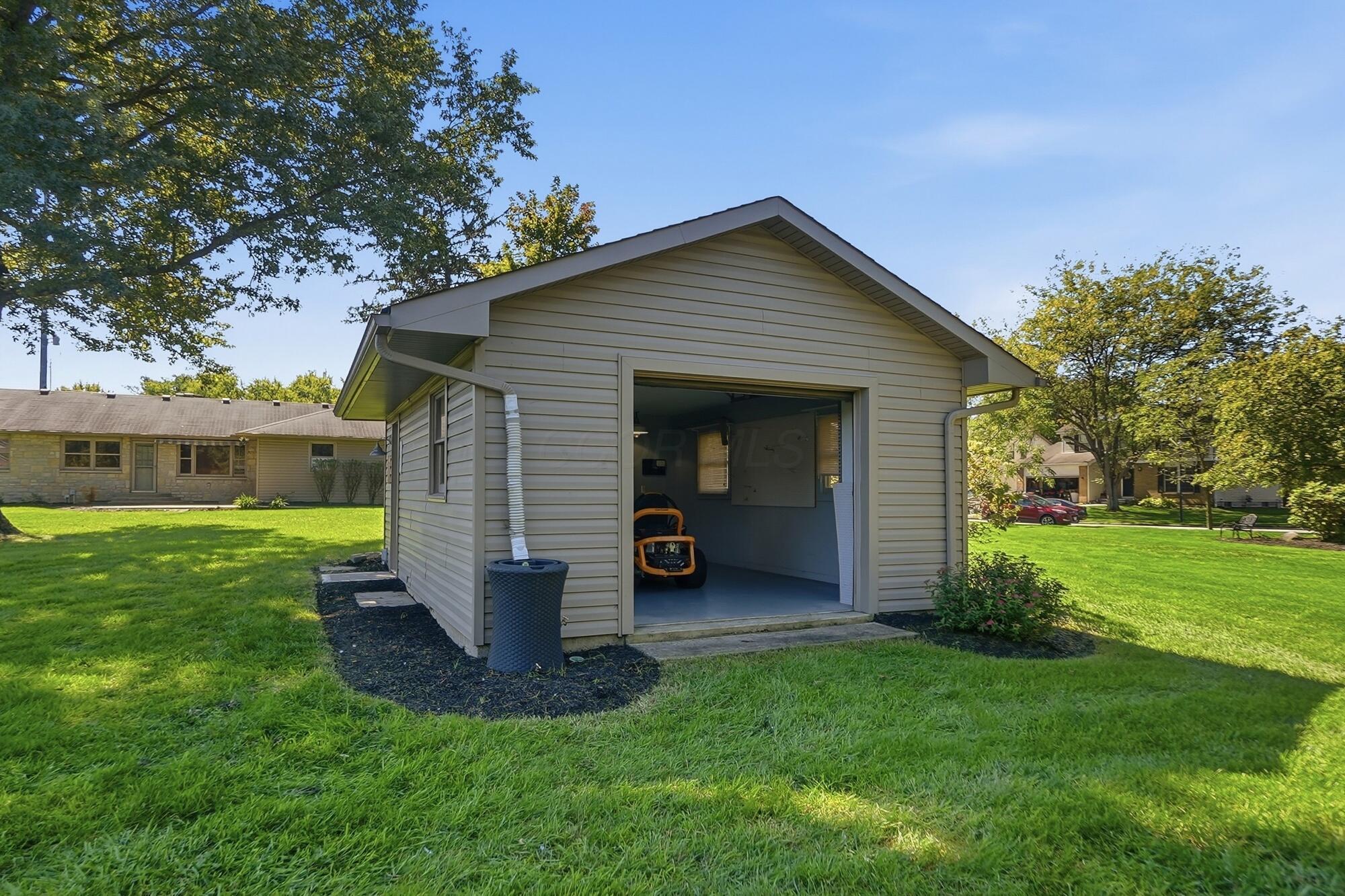6218 Feder Road Columbus, OH 43228 - Photo 56 of 66 061