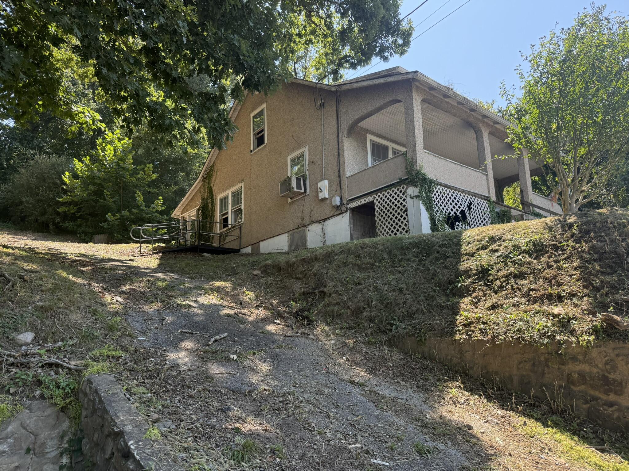 218 East Mallow Road Covington, VA 24426 - Photo 3 of 16 IMG_2018