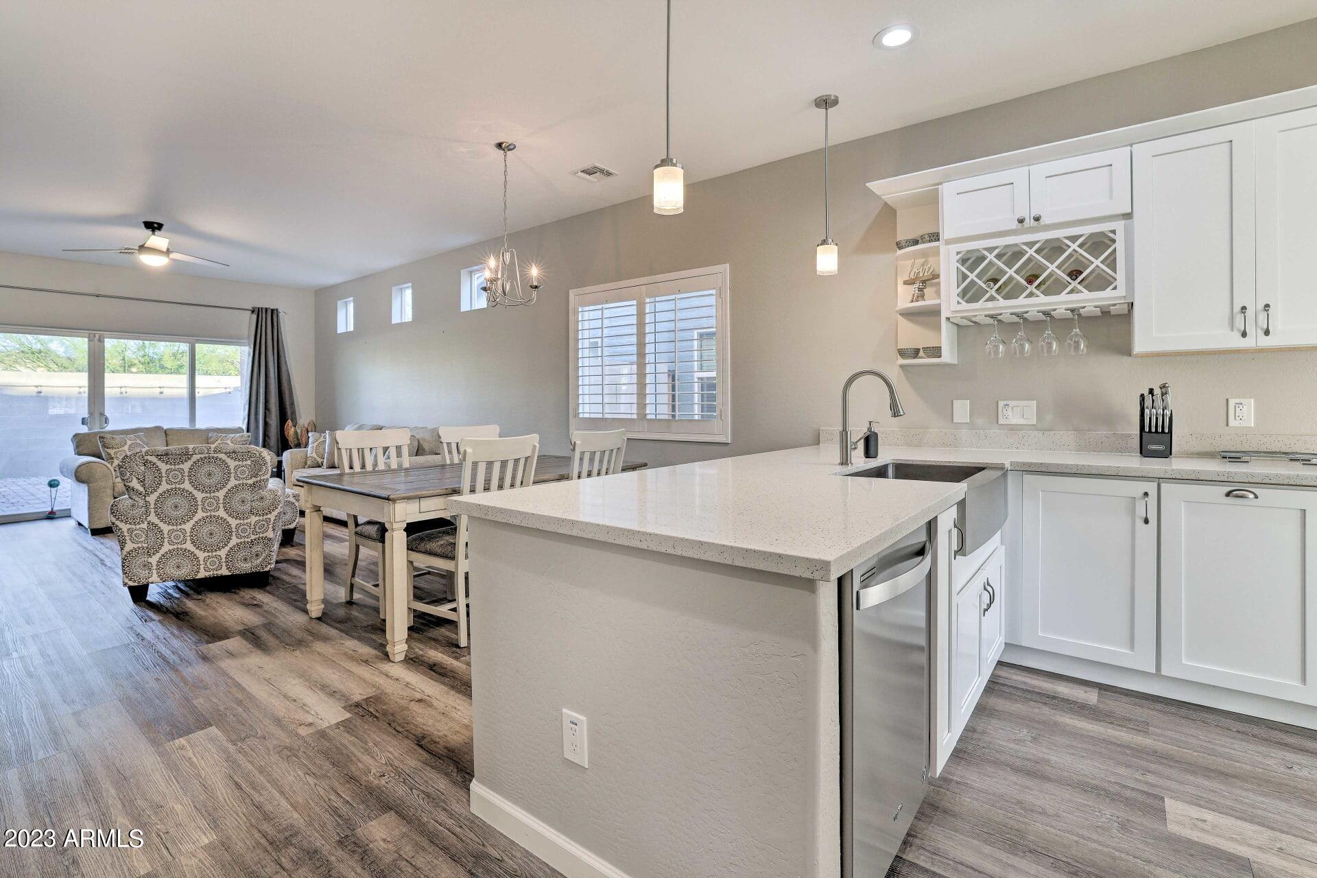 516 West Harwell Road Phoenix, AZ 85041 - Photo 1 of 26 wdqruz47