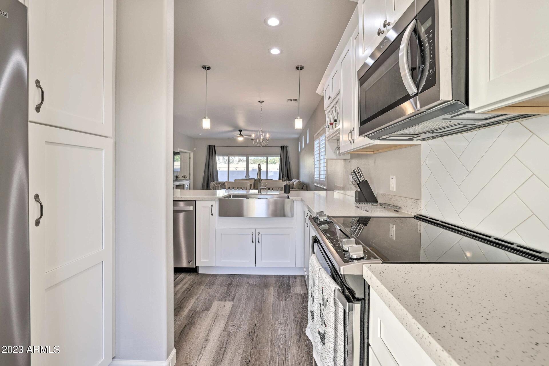 516 West Harwell Road Phoenix, AZ 85041 - Photo 8 of 26 g1hz4iya
