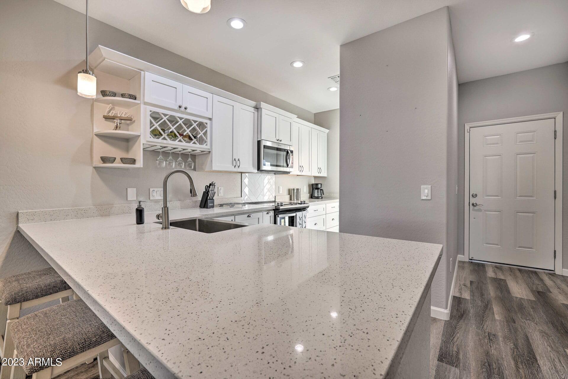 516 West Harwell Road Phoenix, AZ 85041 - Photo 10 of 26 hflj7deb