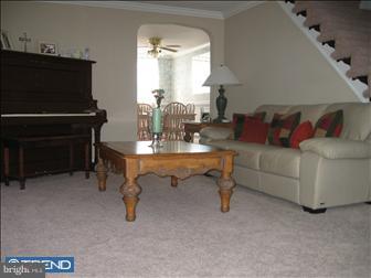 143 Academy Road Clifton Heights, PA 19018 - Photo 3 of 9 Gallery Image 3