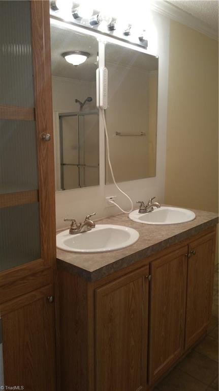 408 Eaton Road Mocksville, NC 27028 - Photo 5 of 11 Master Bath