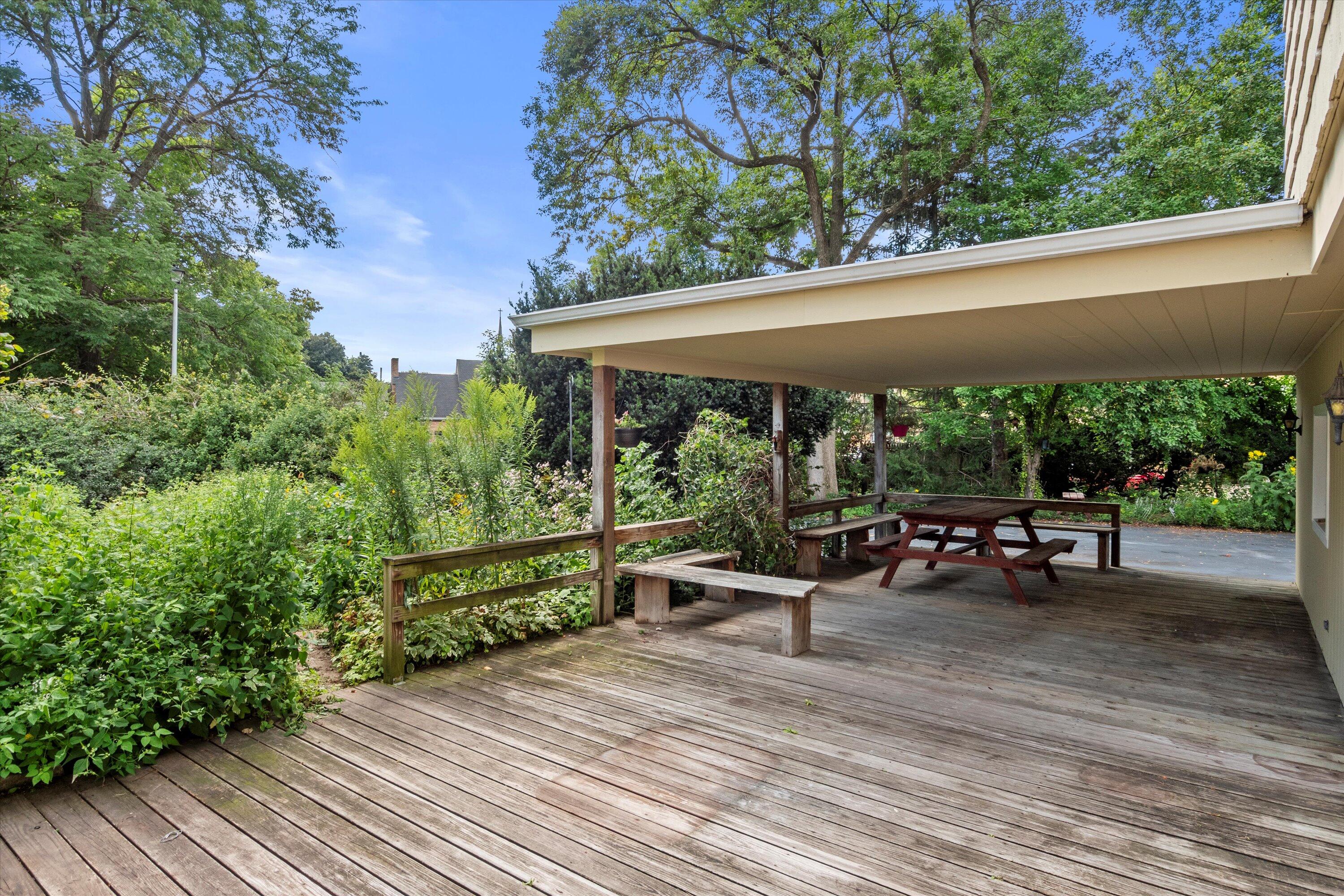 208 North Maple Terrace Oconomowoc, WI 53066 - Photo 36 of 50 Specious Deck off Family Room great for entertaining! 1
