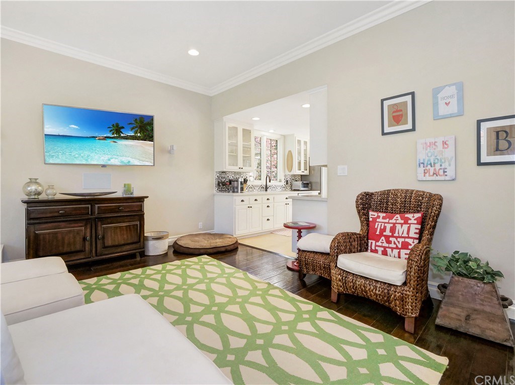 1201 Vía Gabriel Palos Verdes Estates, CA 90274 - Photo 7 of 33 Family Room adjacent to kitchen