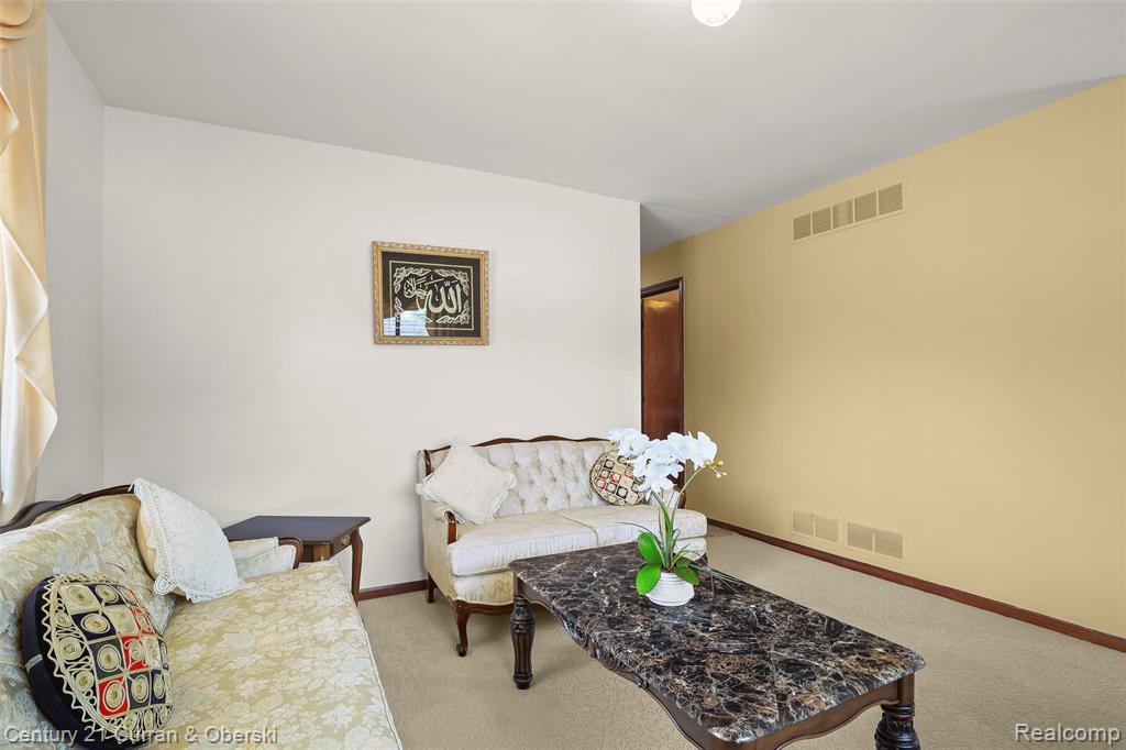 5296 Chase Road Dearborn, MI 48126 - Photo 16 of 36