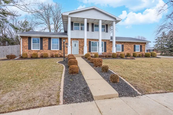 $297,700 | 1302 East Vernon Avenue, Normal, IL 61761