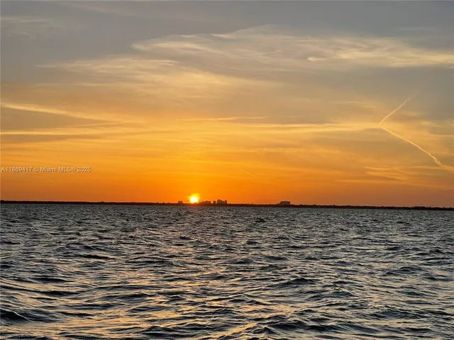 $25,900,000 | 200 Harbor Drive, Key Biscayne, FL 33149