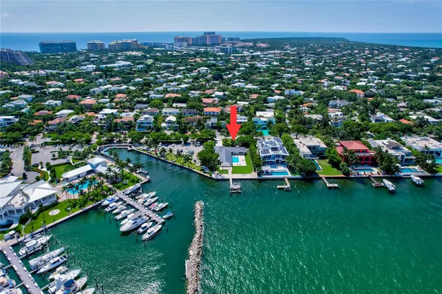 $25,900,000 | 200 Harbor Drive, Key Biscayne, FL 33149