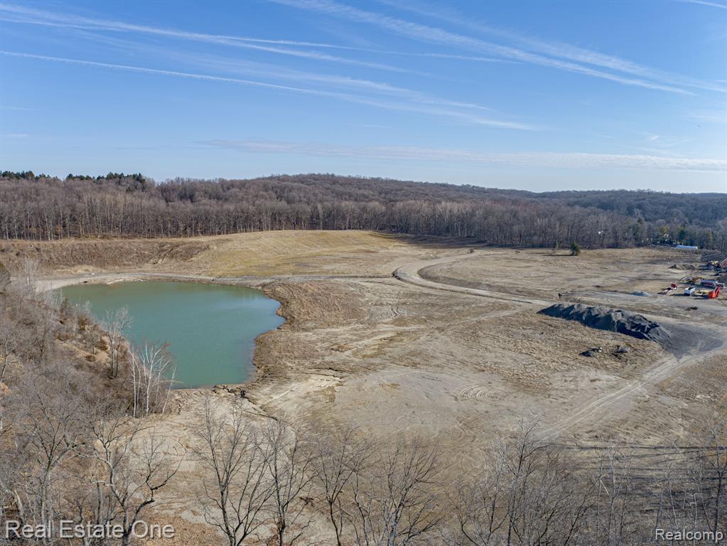 5 Park Ridge Road Oxford, MI 48371 - Photo 2 of 26 Gallery Image 2