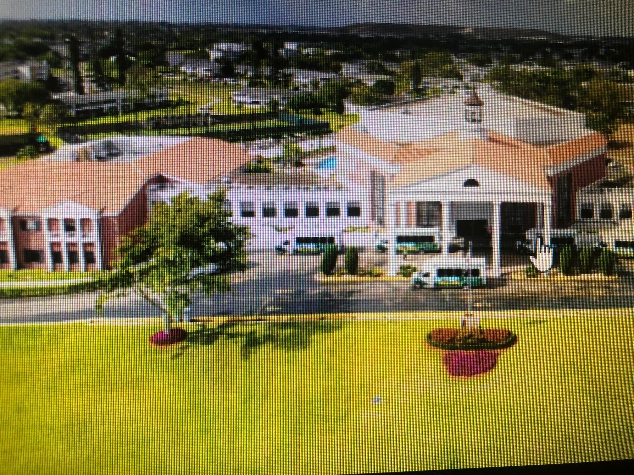 CLUB HOUSE