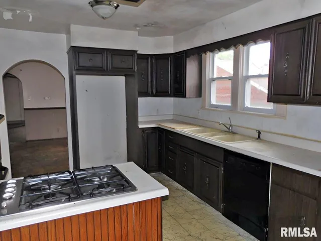 $29,900 | 423 South Lincoln Boulevard, Centralia, IL 62801