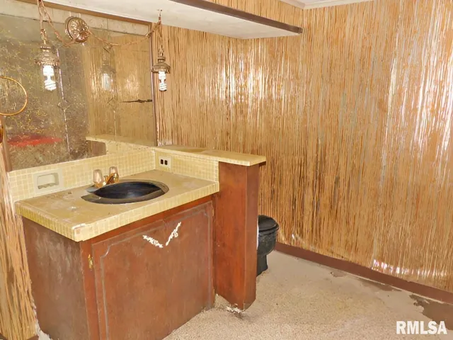 $29,900 | 423 South Lincoln Boulevard, Centralia, IL 62801