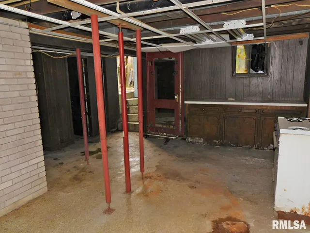 $29,900 | 423 South Lincoln Boulevard, Centralia, IL 62801