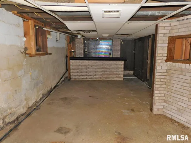 $29,900 | 423 South Lincoln Boulevard, Centralia, IL 62801