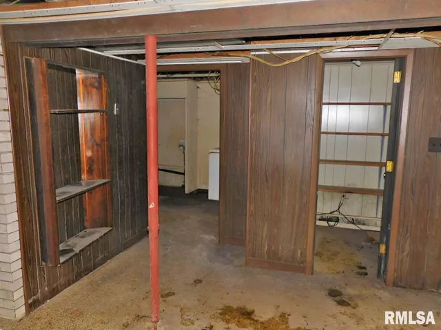 $29,900 | 423 South Lincoln Boulevard, Centralia, IL 62801