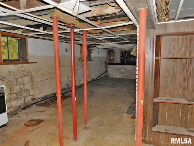 $29,900 | 423 South Lincoln Boulevard, Centralia, IL 62801