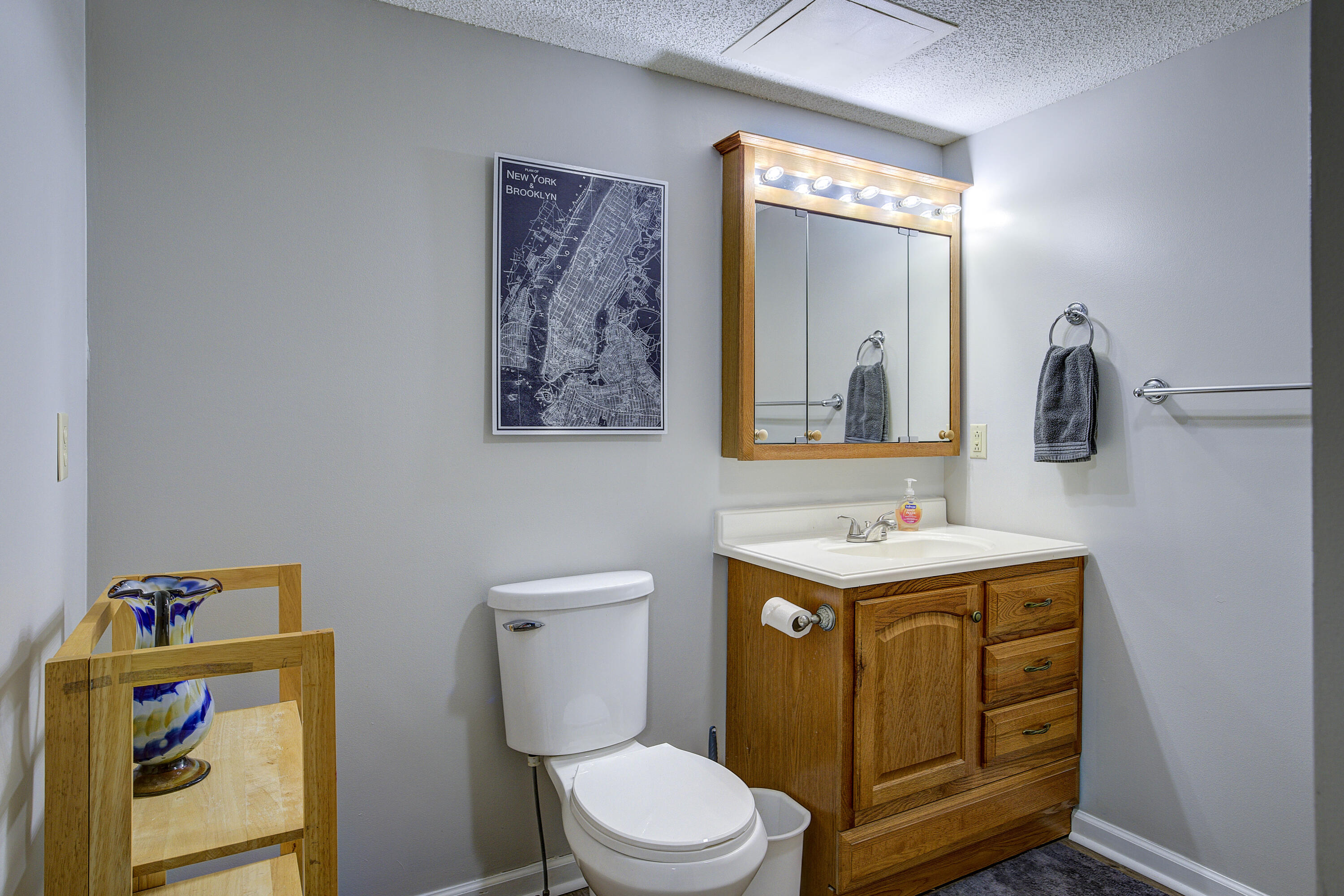 1009 Gouge Road Unicoi, TN 37692 - Photo 33 of 65 Full bathroom 3