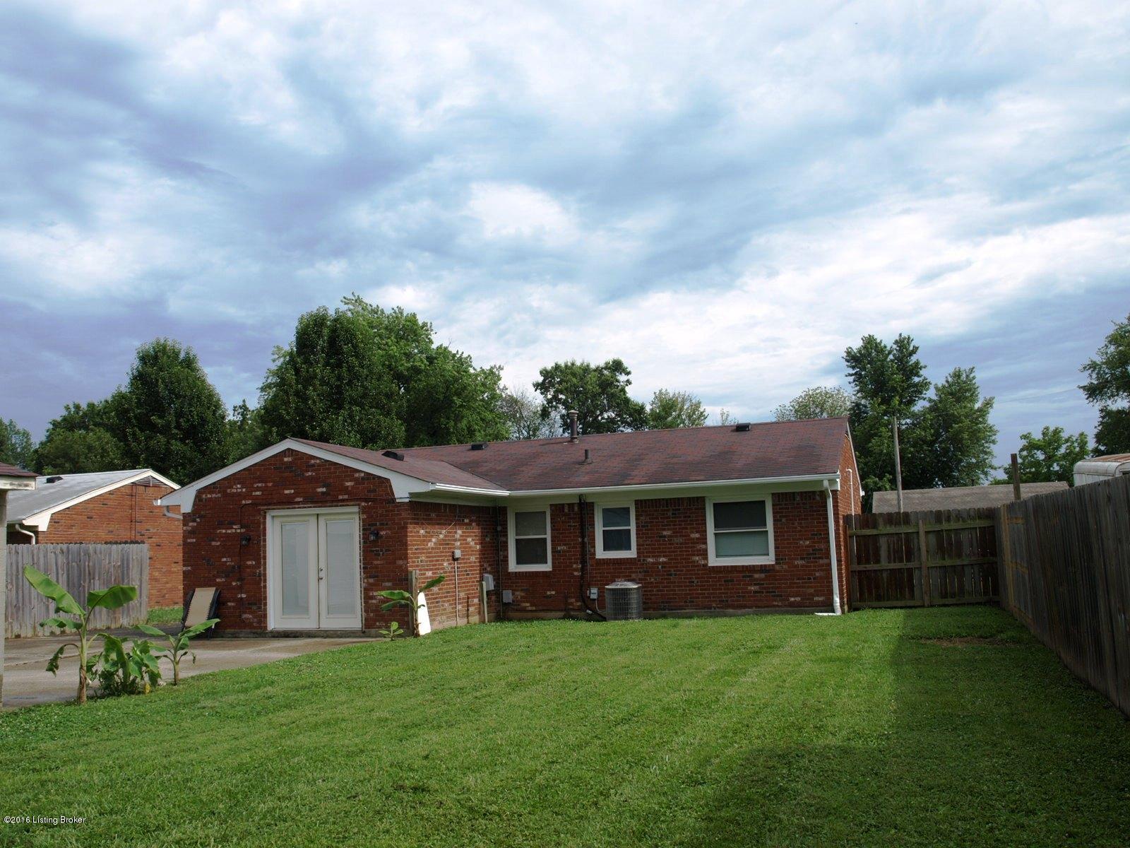 6815 Barbrook Road Louisville, KY 40258 - Photo 4 of 35 P7060391