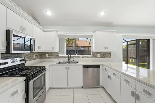 $4,300 | 9284 Laurel Green Drive, Boynton Beach, FL 33437