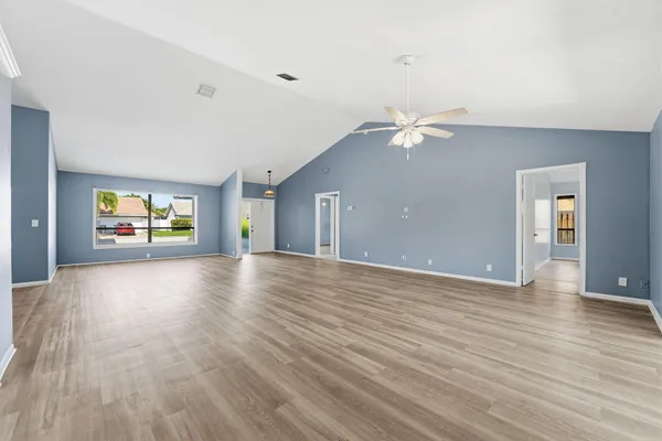 $4,300 | 9284 Laurel Green Drive, Boynton Beach, FL 33437