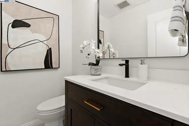 a view of a backyard of the house