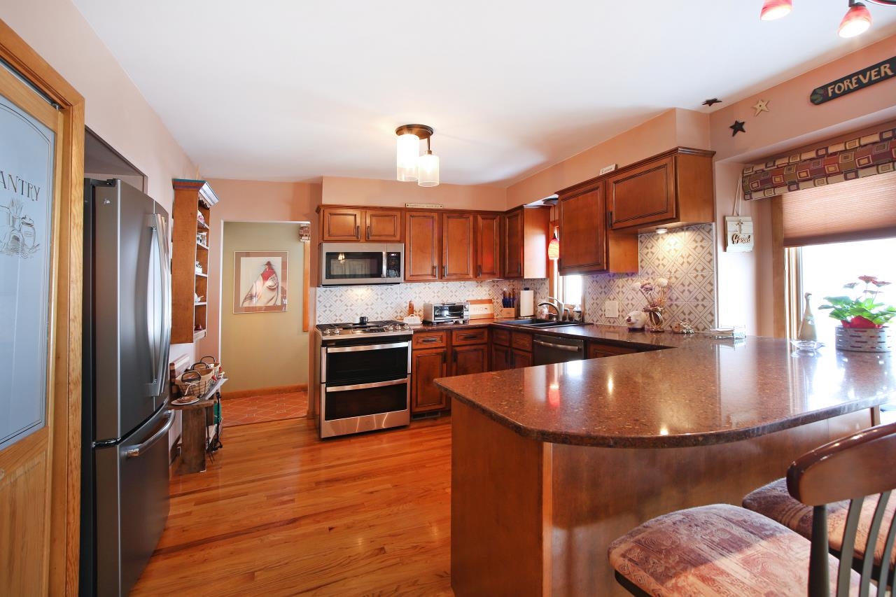 1 Grandview Avenue Derry, NH 03038 - Photo 17 of 60