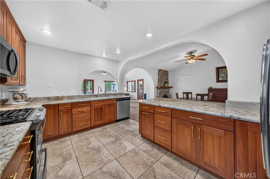 1311 Cadwell Court Riverside, CA 92506 - Photo 17 of 64