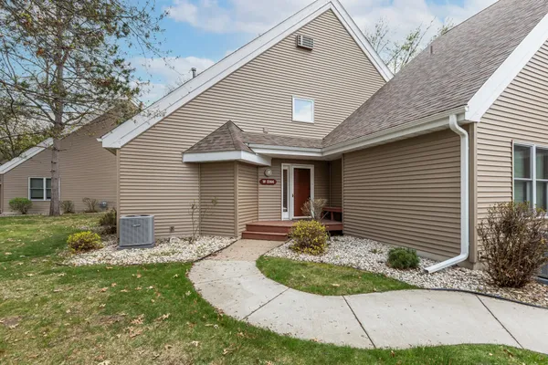 $469,900 | W5144 North Osprey Drive, New Lisbon, WI 53950