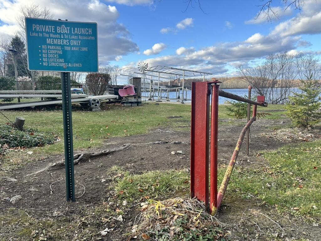 Oak Vacant Lots Pinckney, MI 48169 - Photo 10 of 10 Gated Patterson Lake Access