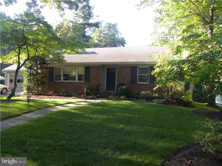 25 Oak Ridge Drive Haddonfield, NJ 08033 - Photo 2 of 23 Front Yard