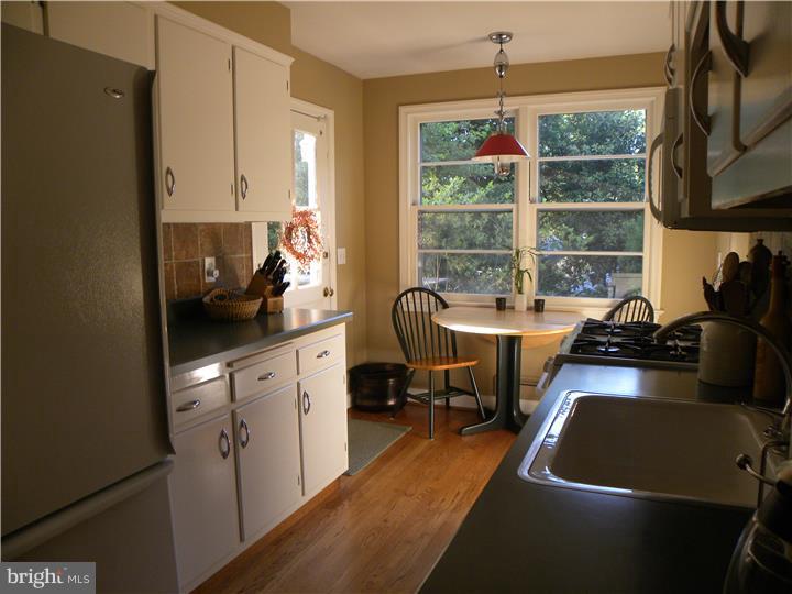 25 Oak Ridge Drive Haddonfield, NJ 08033 - Photo 6 of 23 Kitchen