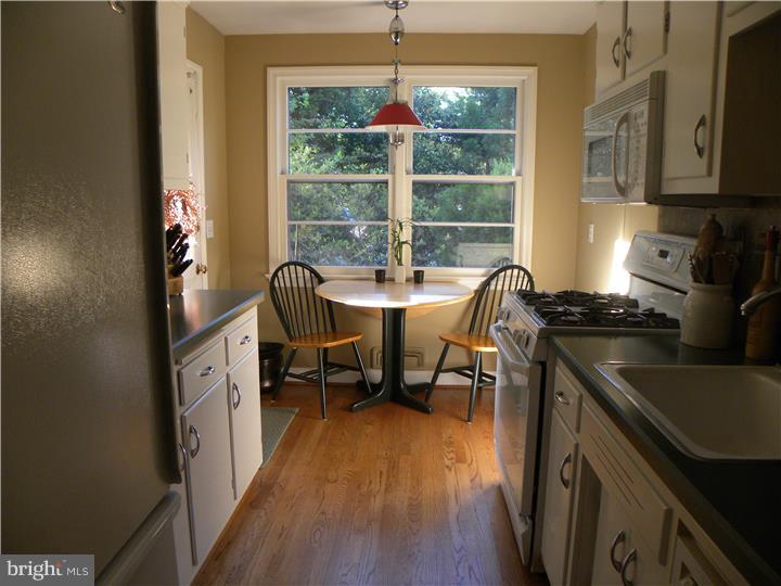 25 Oak Ridge Drive Haddonfield, NJ 08033 - Photo 8 of 23 Kitchen