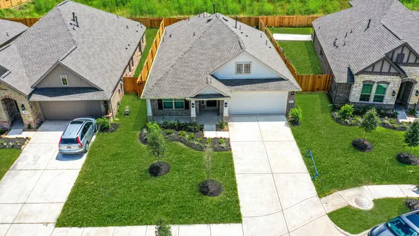 $2,100 | 2719 Timberwood Park Lane, Rosenberg, TX 77469