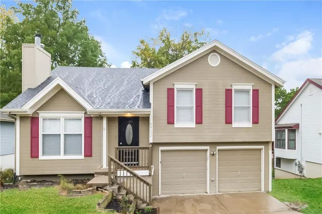 $2,240 | 6932 North Mercier Street, Kansas City, MO 64118