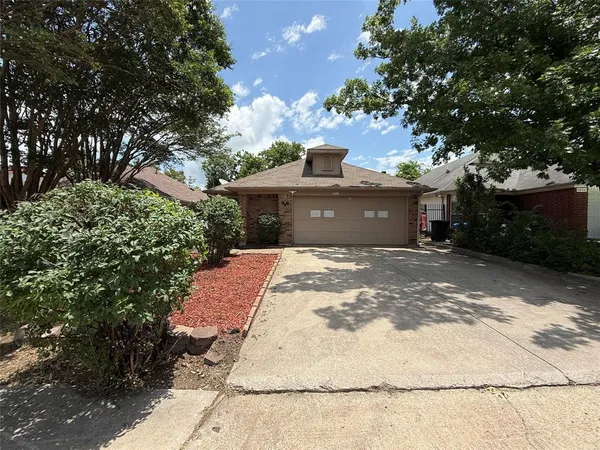 $1,899 | 5400 Village Green Drive, Mesquite, TX 75150