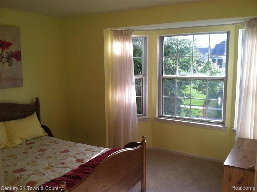 1331 Thames Drive Rochester, MI 48307 - Photo 20 of 25 IMG_1892.JPG