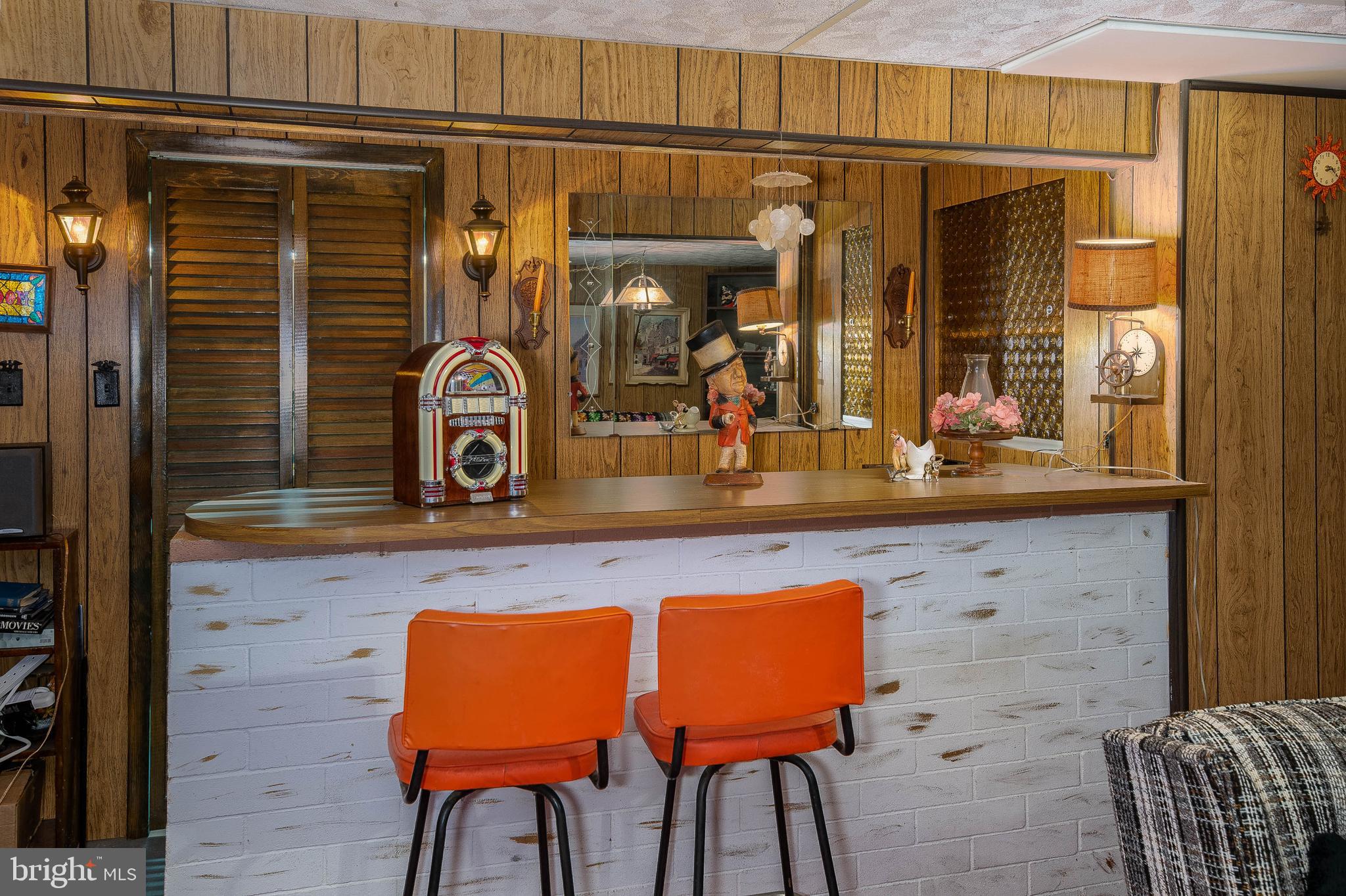 522 Harding Avenue Reading, PA 19607 - Photo 13 of 24 One-of-a-kind Bar