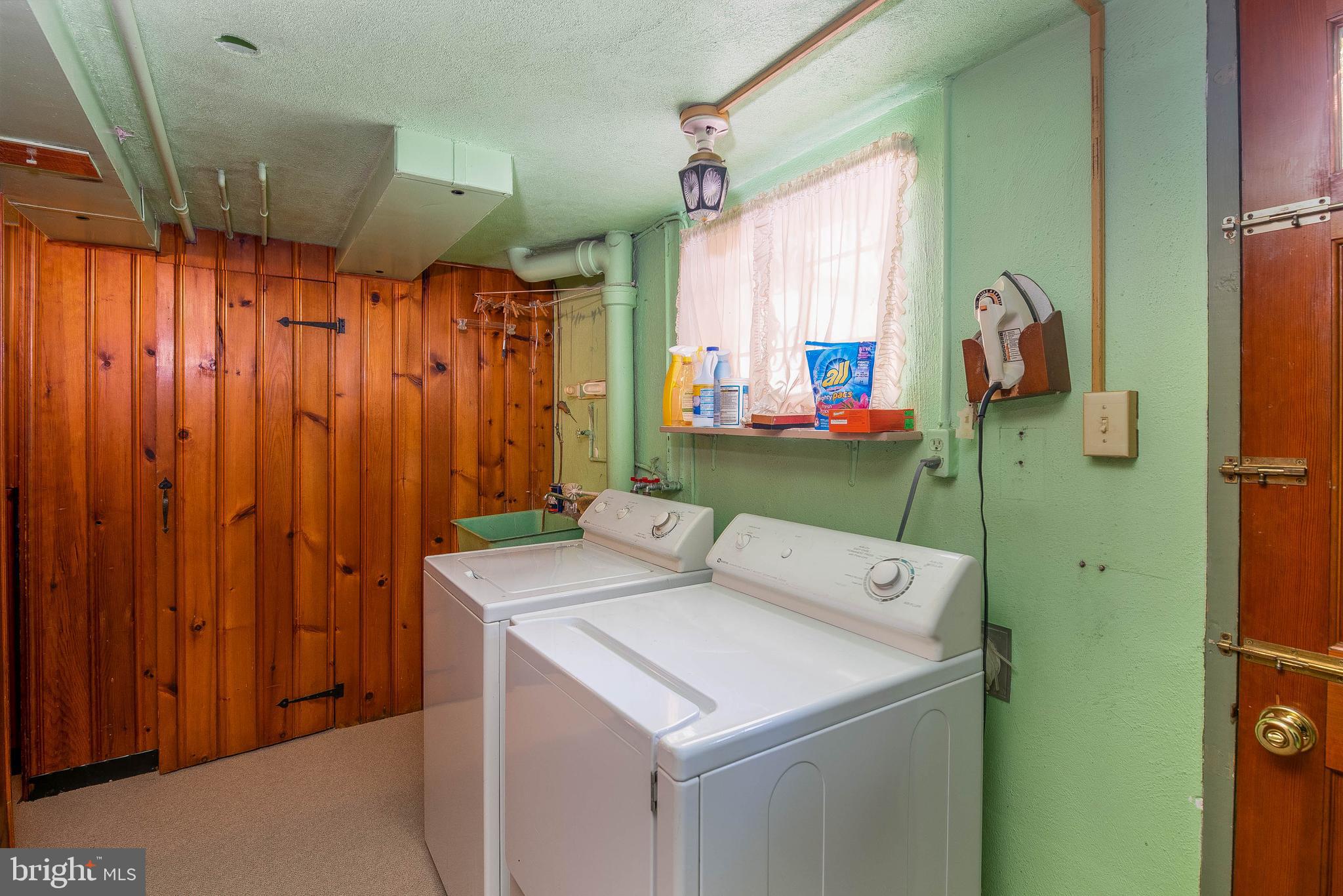 522 Harding Avenue Reading, PA 19607 - Photo 14 of 24 Laundry