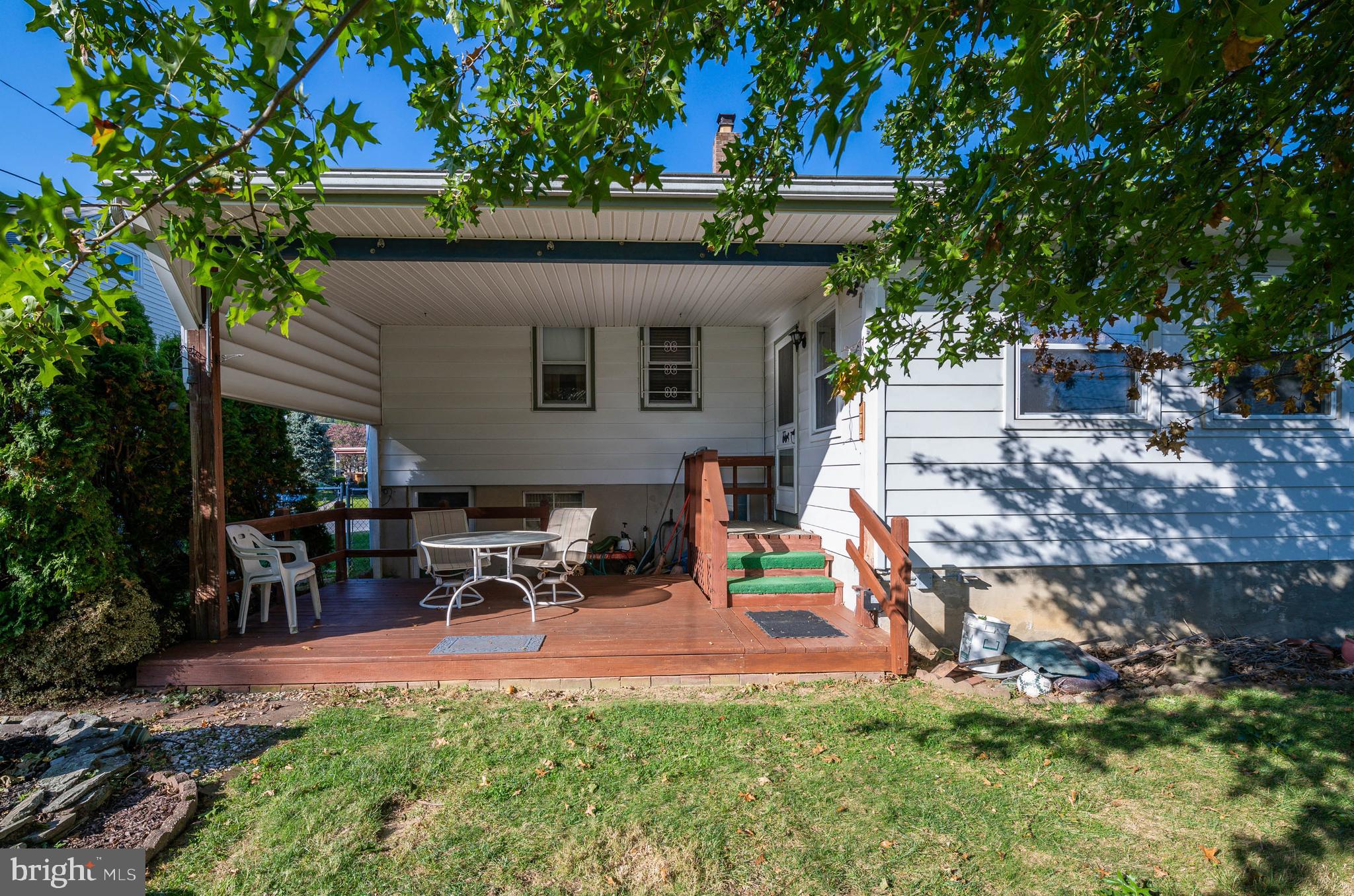 522 Harding Avenue Reading, PA 19607 - Photo 21 of 24 Covered Patio