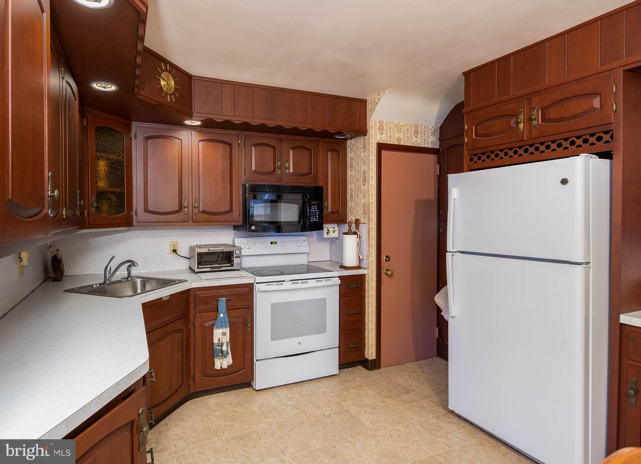522 Harding Avenue Reading, PA 19607 - Photo 7 of 24 Kitchen